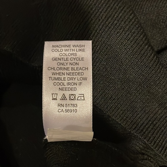 EUC Maurices women’s cutout black sweater XXL - Picture 8 of 8